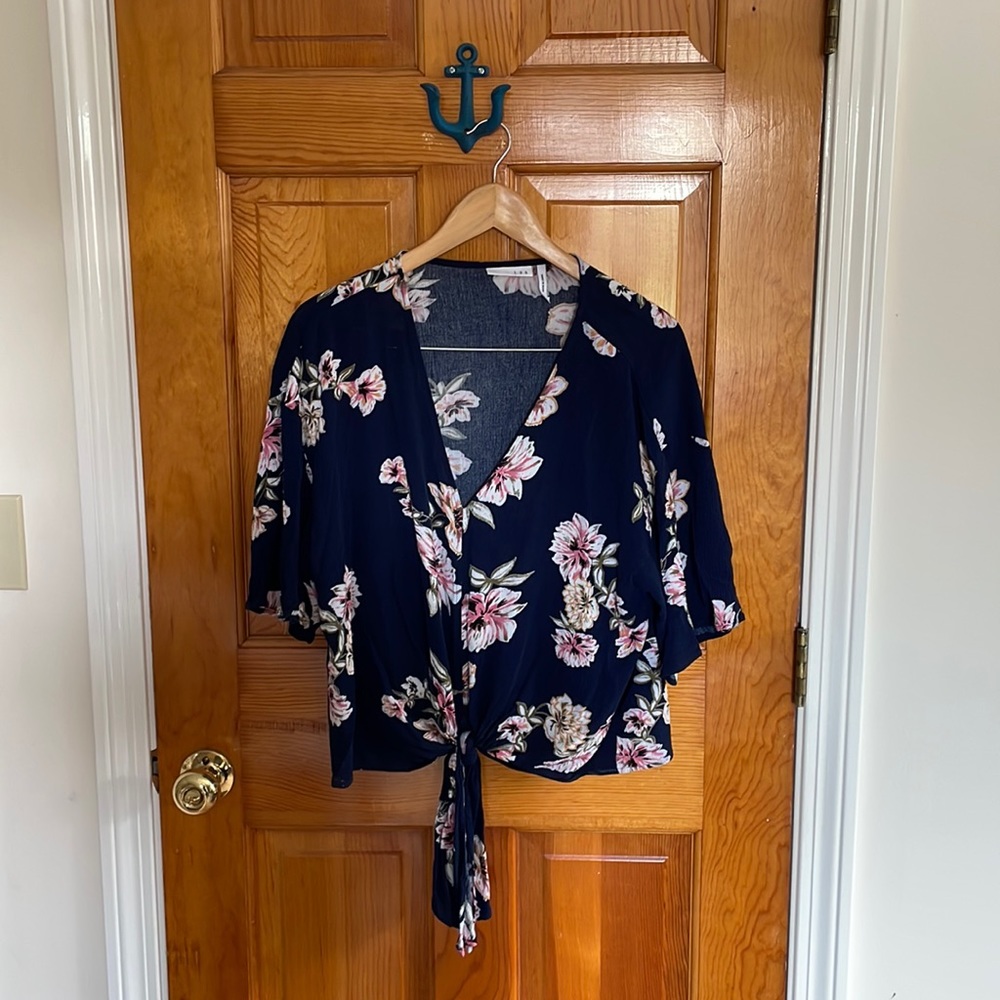 Stitch Fix Luq blouse cropped with front tie blue floral XL GUC